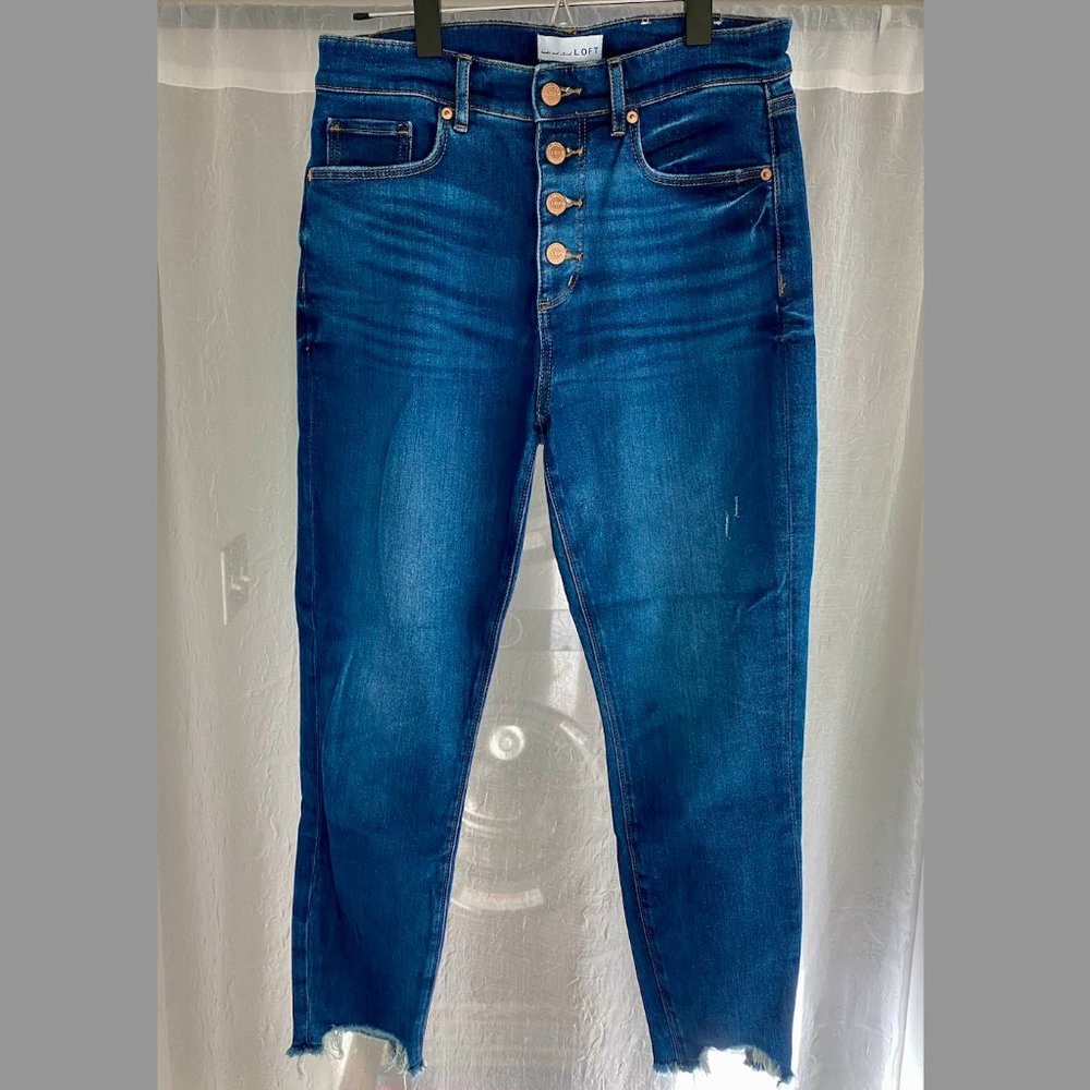 LOFT women's size 6/28 dark blue distressed cropped skinny jeans